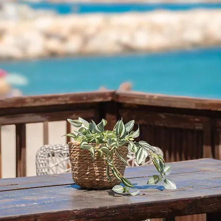 Apartment Ekati Seaside Living